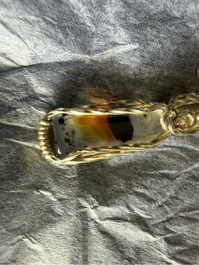 Wire-Wrapped Agate Pendant Necklace in Amber and Black